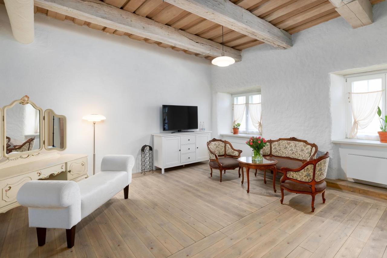 Nurmuizas Viesnica Hotel Lauciene Екстериор снимка